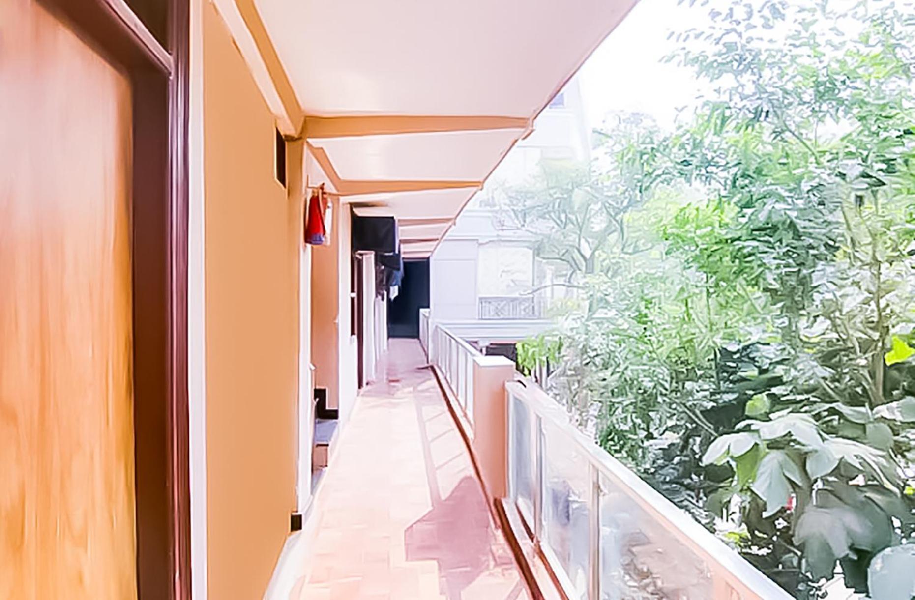 Hotel Classic-near Nizamuddin Railway Station New Delhi